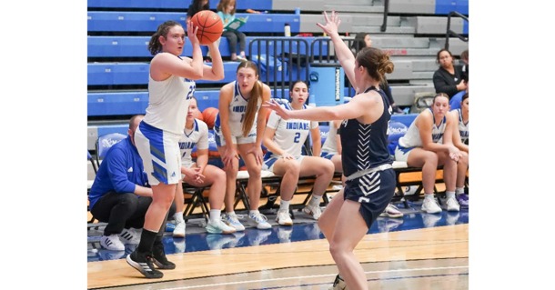 This 3-pointer by MCC’s Marta Moya Perez in the third quarter put MCC up 39-25